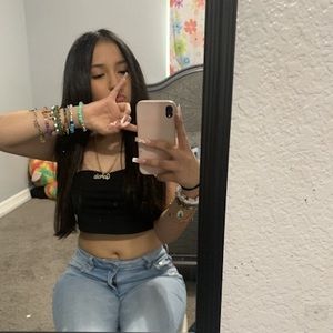 Meet your Posher, Yvette